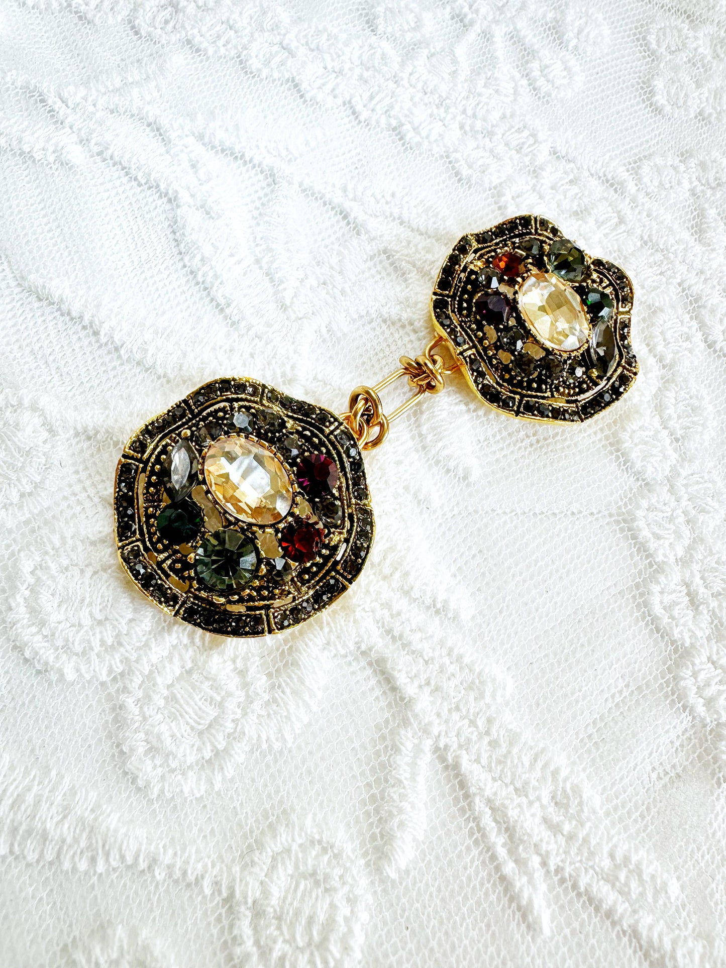 Bejeweled Gold Baroque Cinch Clip, Sweater Clasp KardiKlip
