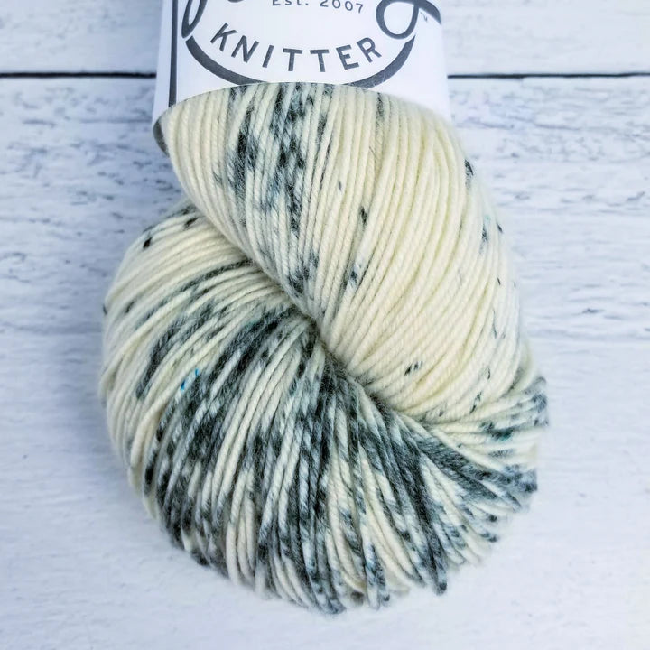 Grande Super Bulky by Plucky Knitter