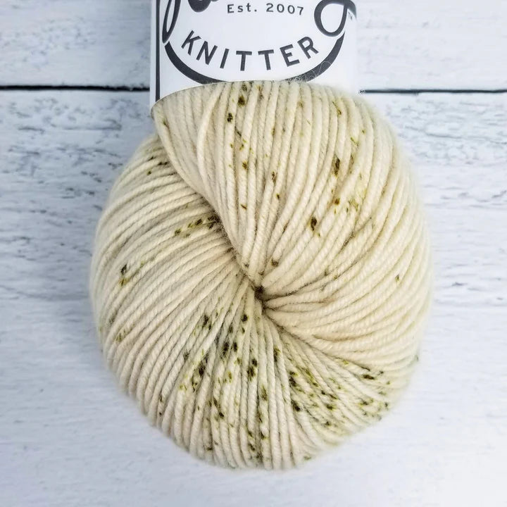 Grande Super Bulky by Plucky Knitter