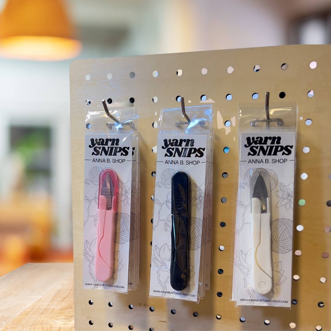Yarn Snips – Portable Mini Scissors with Protective Cover