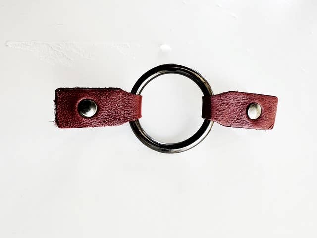 Cinch Clip for Clothes Black w/ Red Leather Scarf Clasp
