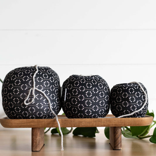 LBD COZY CAKES Yarn Cozy