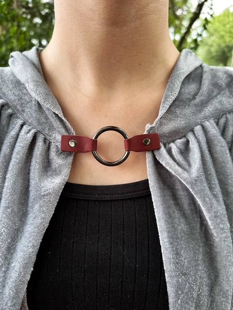 Cinch Clip for Clothes Black w/ Red Leather Scarf Clasp