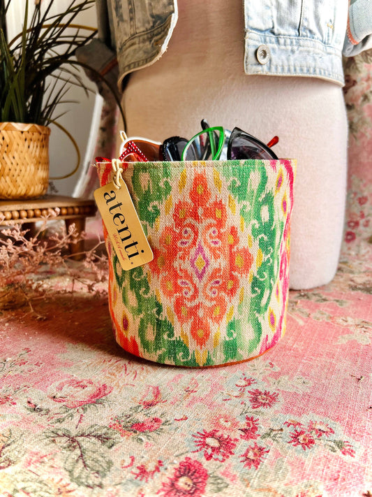 Tiny Tucker by Atenti