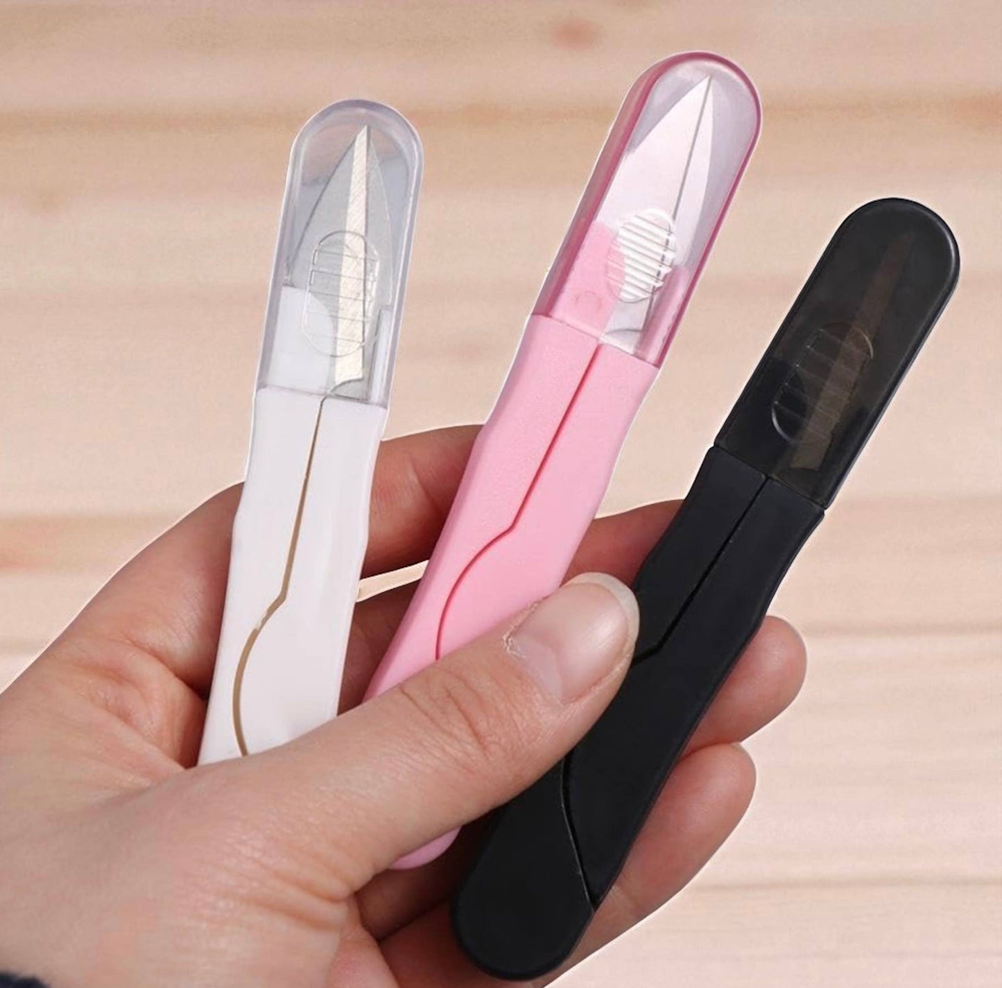 Yarn Snips – Portable Mini Scissors with Protective Cover