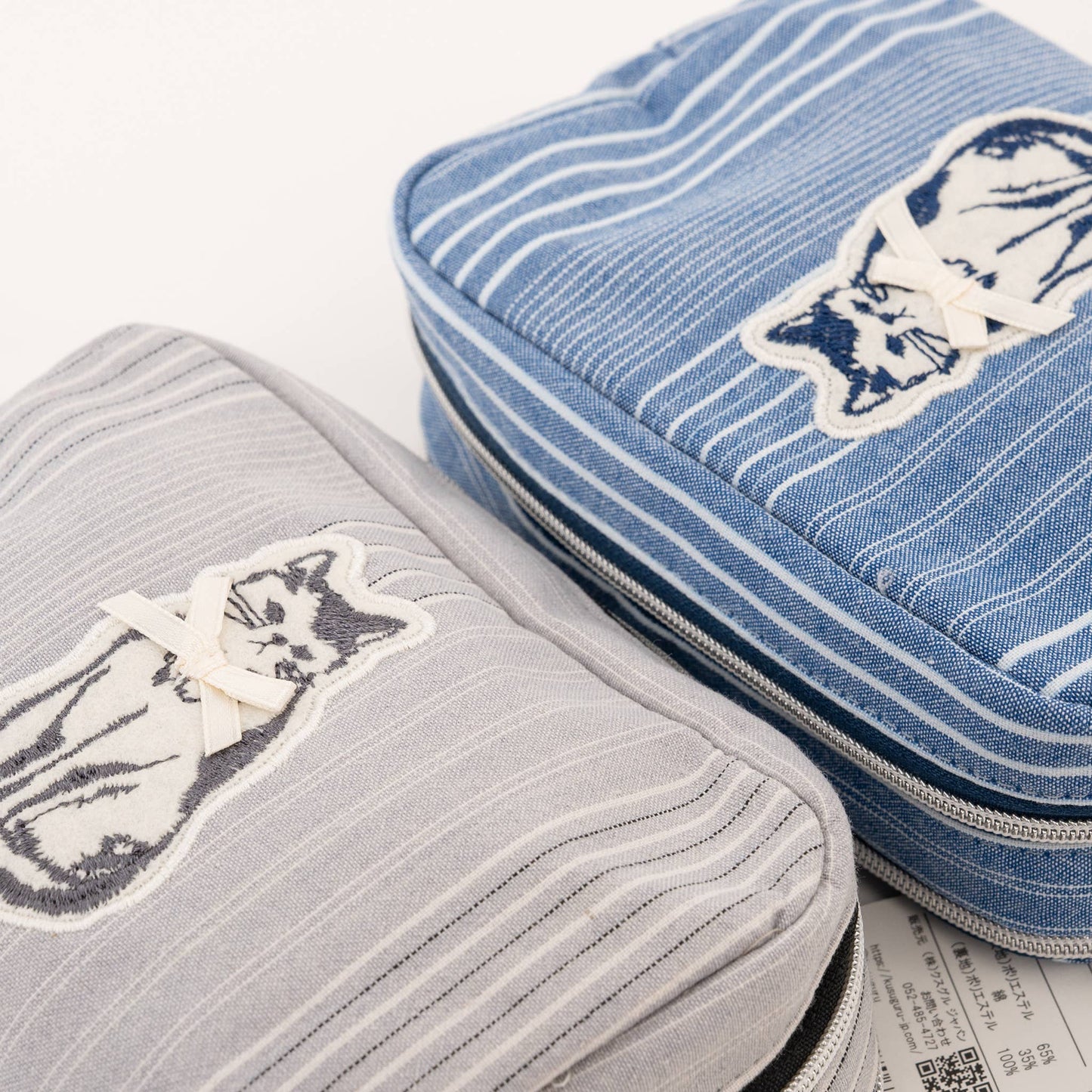 Kusuguru Japan Embroidered "Bowtie Cat" Multi-Dual Zi Pouch
