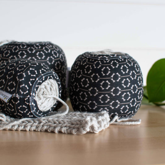 LBD COZY CAKES Yarn Cozy