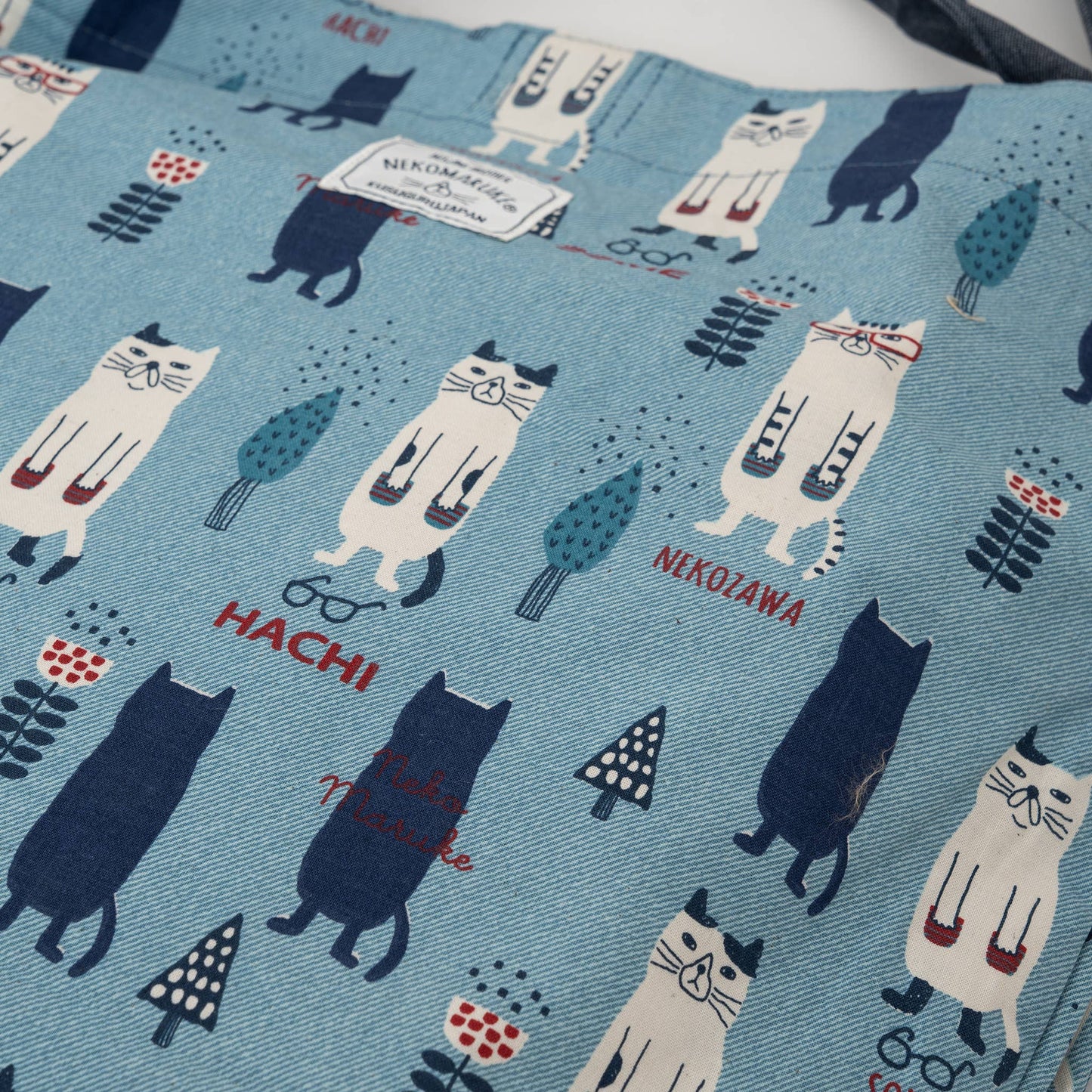 Kusuguru Japan Three Cats Embroidered Large Tote Bag - Blue