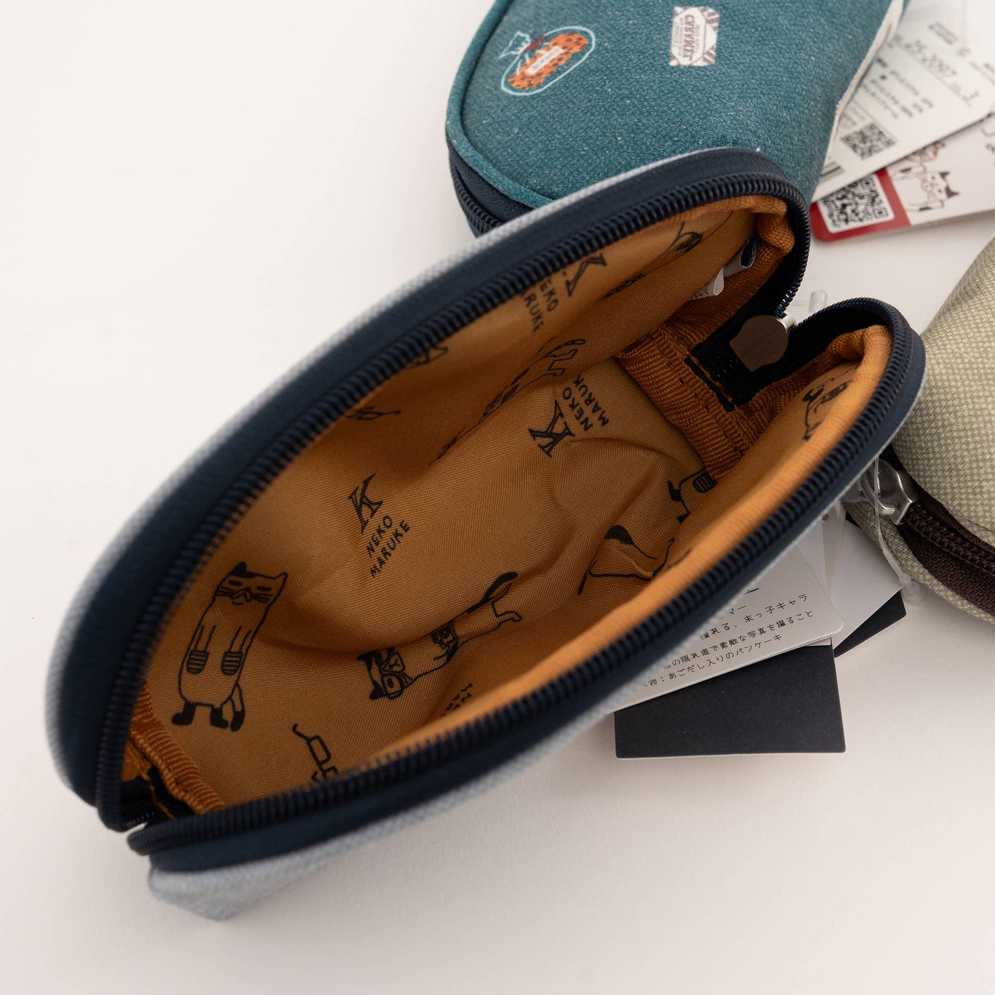 Kusuguru Japan Embroidered "Nekomaruke" Eyewear Case