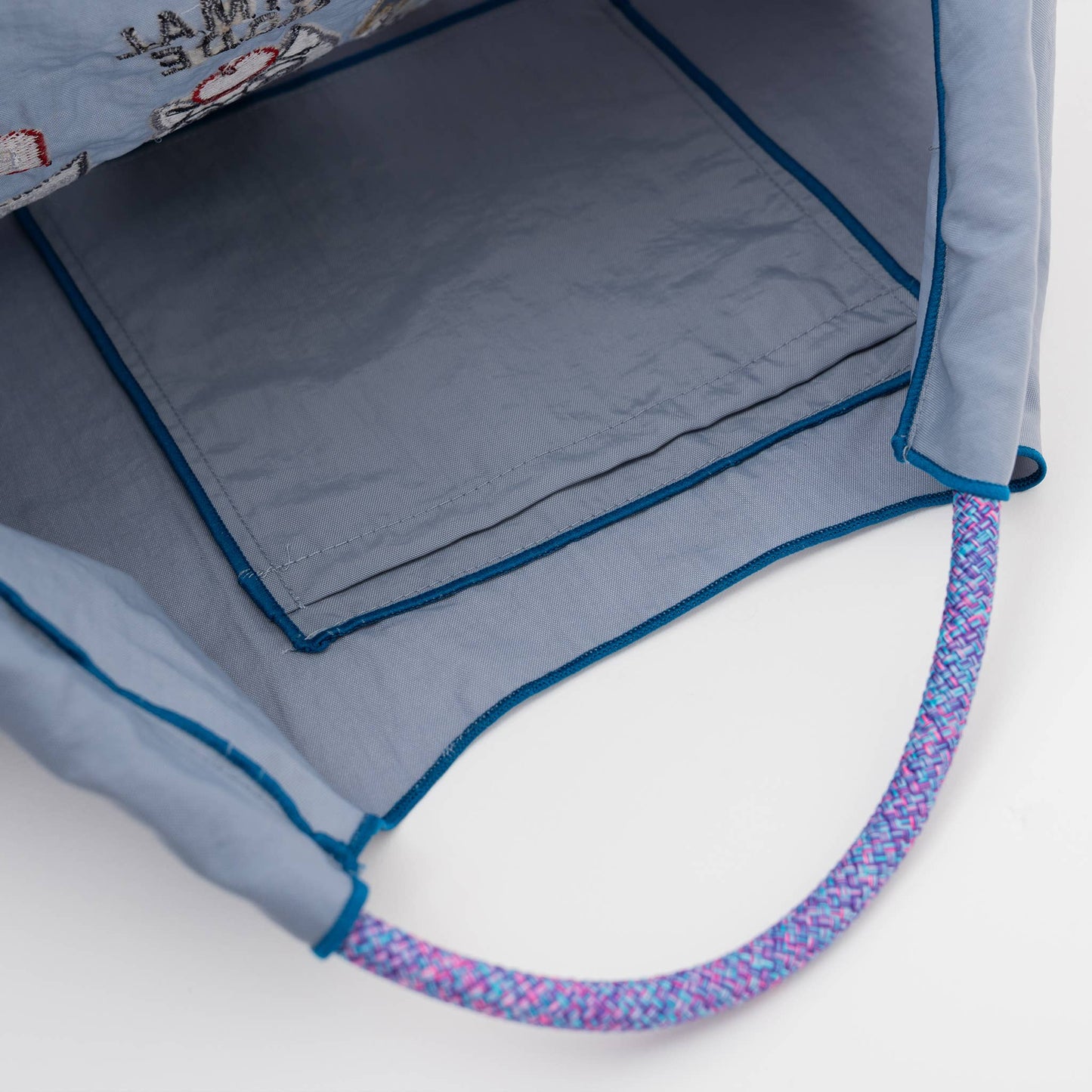 Kusuguru Embroidered Cat Nylon Shoulder Tote bag -Dusty Blue