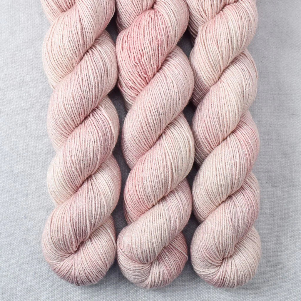 Estrellita Fingering by Miss Babs